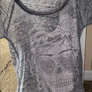 A short sleeve shirt